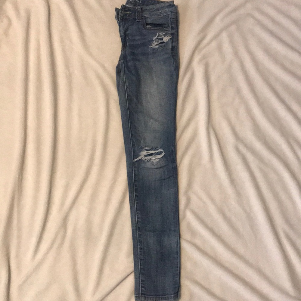 American Eagle distressed jeggings